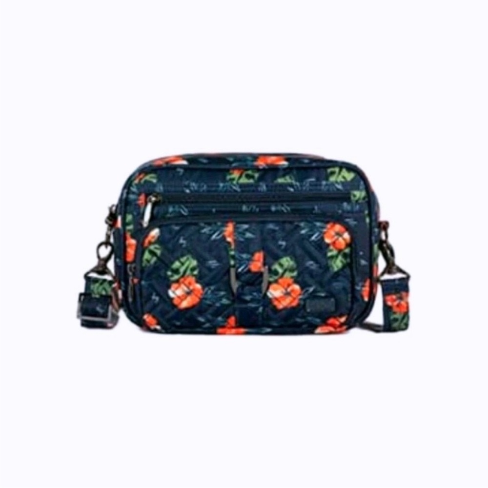 Lug Carousel Crossbody Bag “Aloha Navy”. NWT RARE DISCONTINUED pattern!